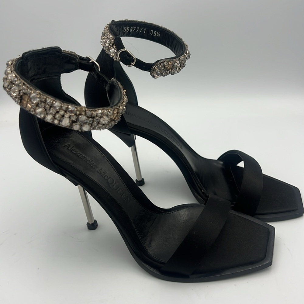 Alexander McQueen Embroidered Double Strap Sandal in Black/silver Size 39 & 39.5 - Picture 2 of 15